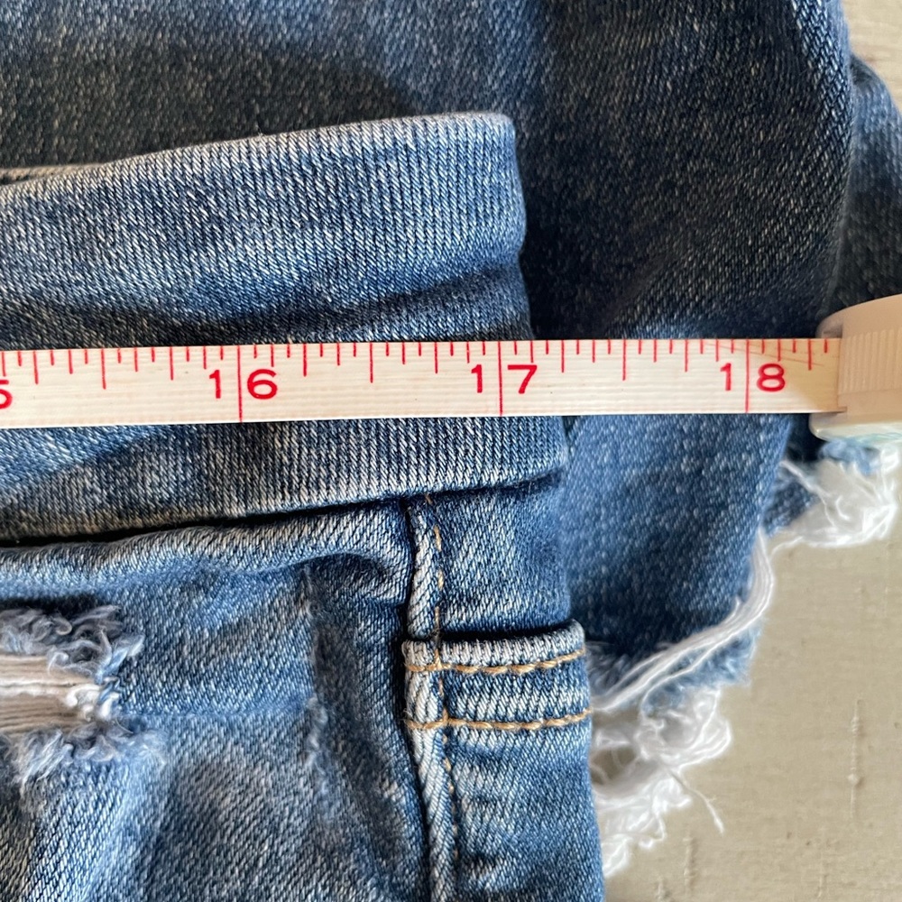 American Eagle Super Destroyed Curvy Super Hi Rise Jeggings - Picture 6 of 10